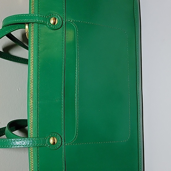 Hobo. "THE Original " Green. Shoulder bag. 10.5 x7 x4 inches - Picture 3 of 5